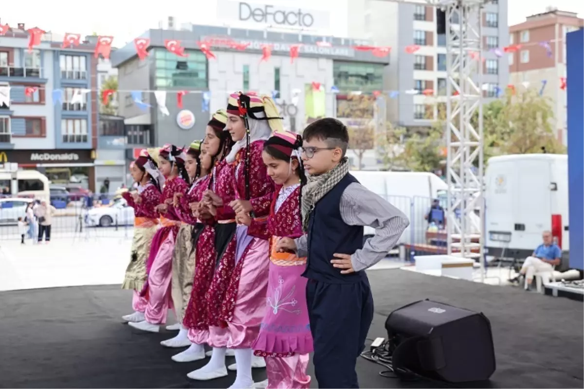 bagcilarda cocuk soleni ve maratonu renkli goruntulere sahne oldu E1NWJ1iU