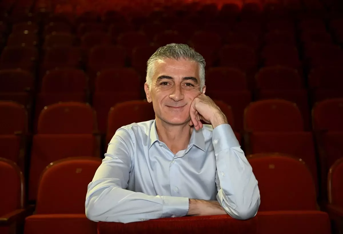 devlet tiyatrolari yeni sezona komedi ile basliyor YhnwDxGP