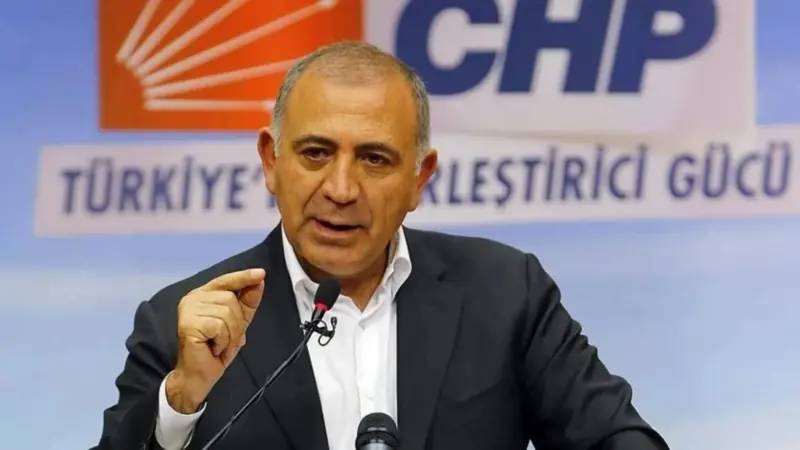 gursel tekin chp istanbul il baskanligina kayyim olarak atanan ve partiden ihrac edilen siyasetci EPTxC46P