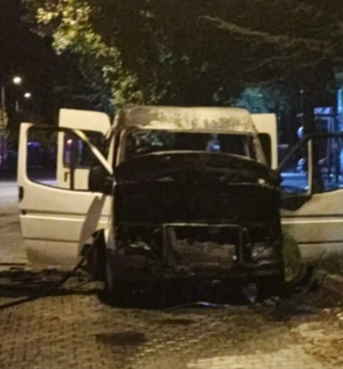 kirklarelinde hafif ticari aracta yangin rhJVDQu1