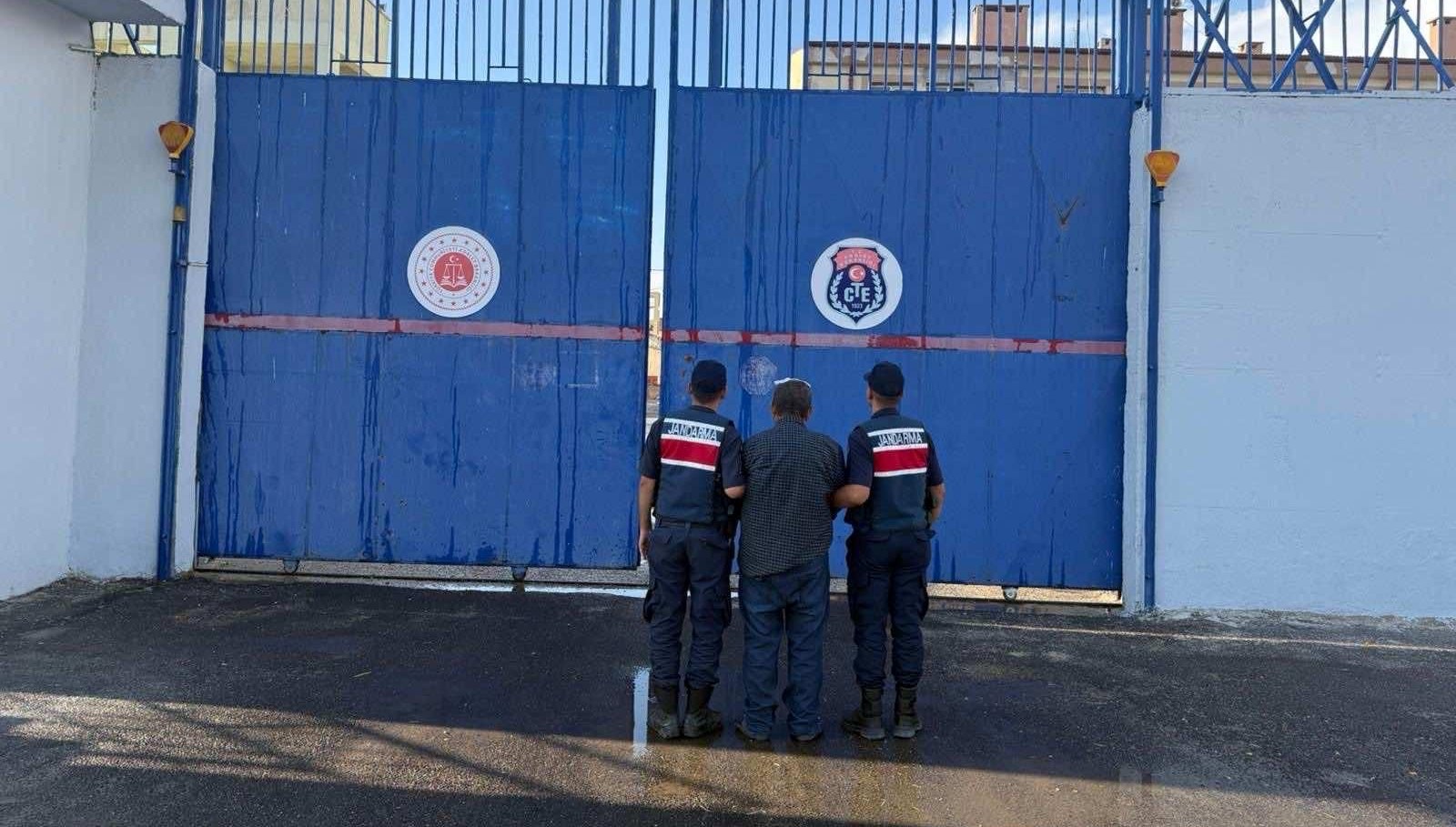 pazardan donen kardesleri oldurmuslerdi baba ve oglu tutuklandi 91lg1Xqg