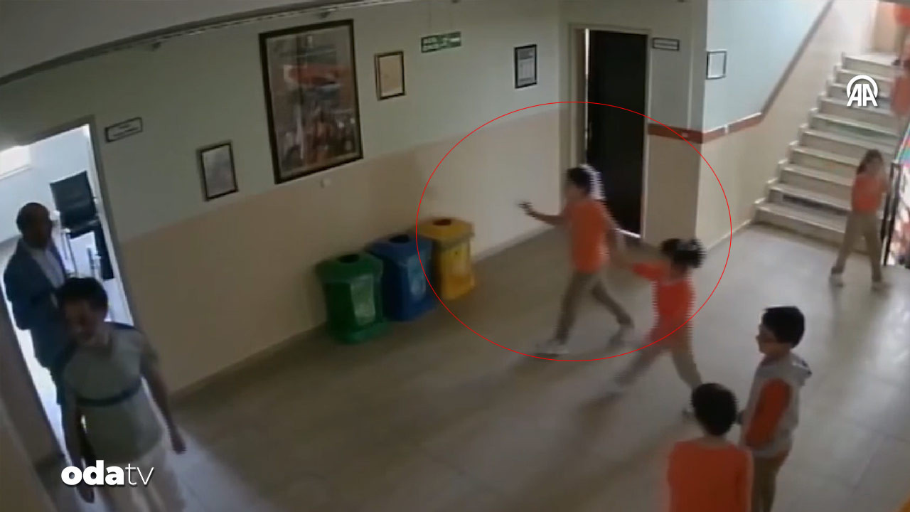 ogrencilere sosyal deney kameralara yansidi gFznCVay.jpg