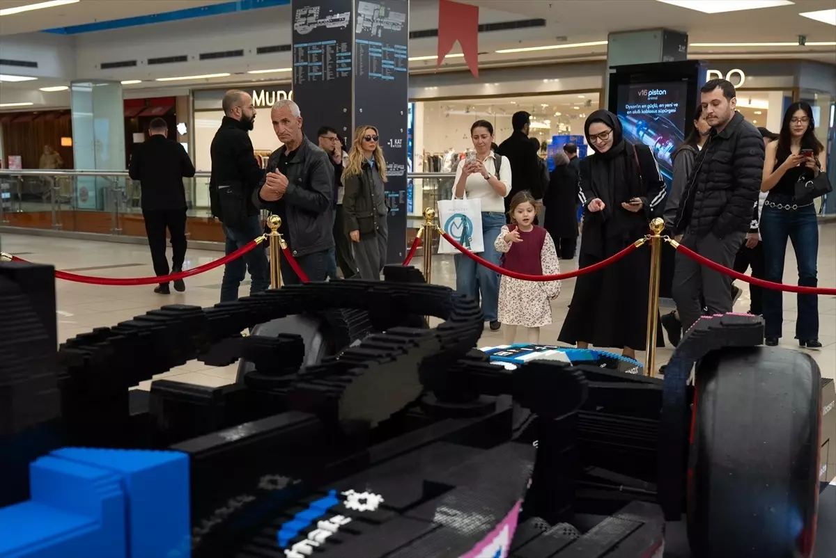 400 bin lego parcasiyla yapilan formula 1 araci ankarada sergileniyor WUvPXvgV.jpg