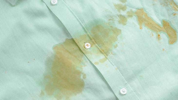 zeytinyagi lekesini uste cikariyor 1 kasik bebek pudrasi yeter yoksa nisasta kullanin 8LdeHDzt.jpg