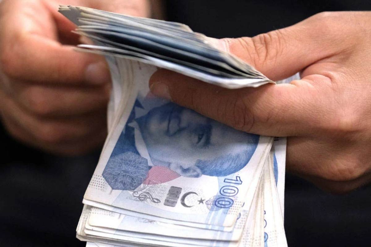 En dusuk emekli ayliginin artirilmasina yonelik duzenlemeyi de iceren kanun teklifi komisyonda 2OnR5PQA