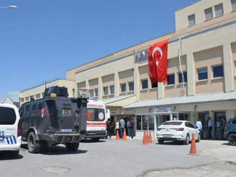 Musta faciadan donuldu traktorun romorku devrildi 1 olu 23 yarali 2QgzTHcA
